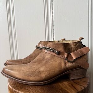 Matisse Prescott Distressed Tan Leather Western Boho Ankle Booties womens 11
